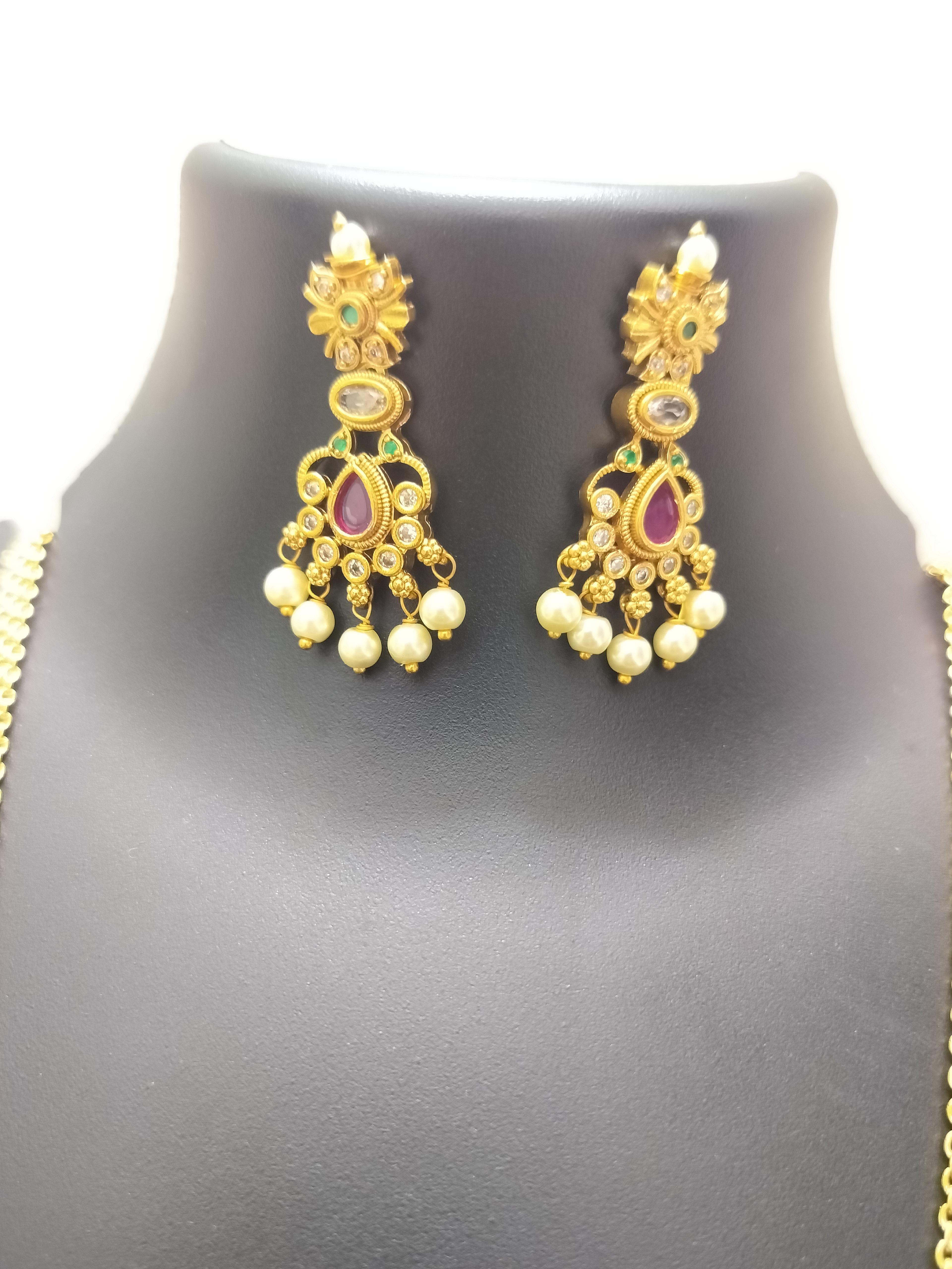 Luxury antique pearl drop - product media